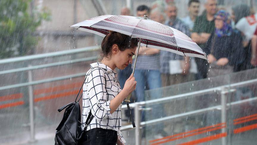 Meteoroloji’den 16 ile kar uyarısı! Sıcaklıklar 5 derece birden düşecek, İstanbul’da sağanak alarmı 11